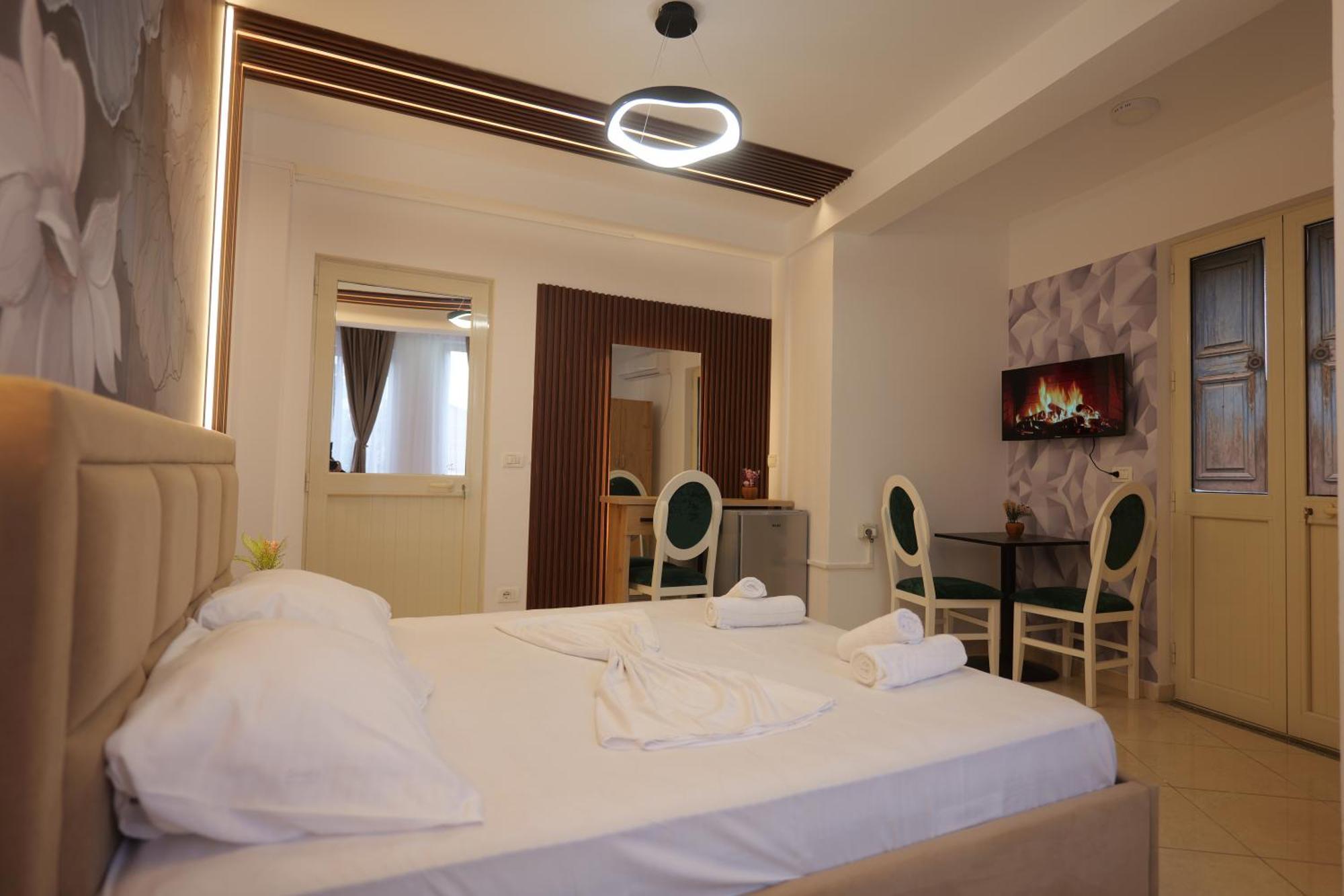 Golden Sleep Hostel Shkodra Exterior foto