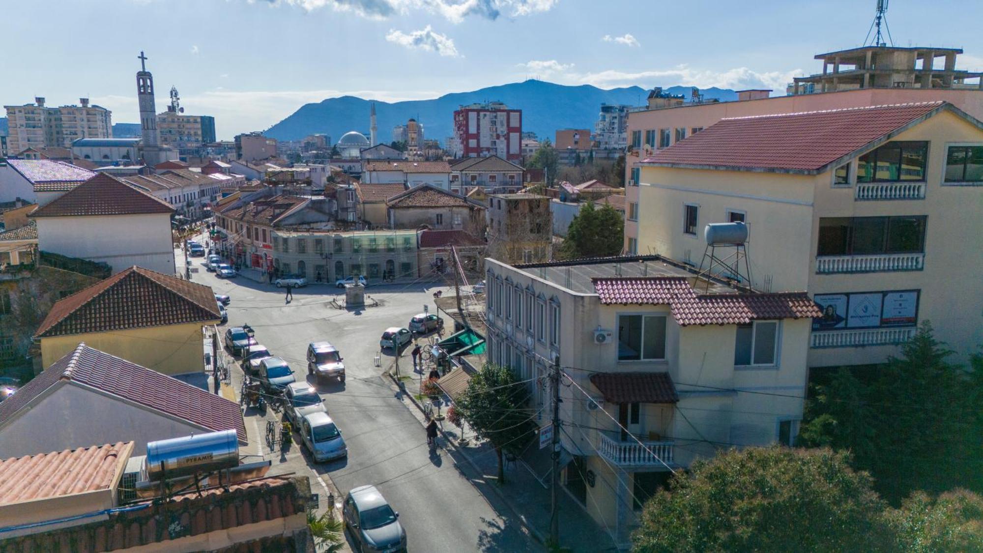 Golden Sleep Hostel Shkodra Exterior foto